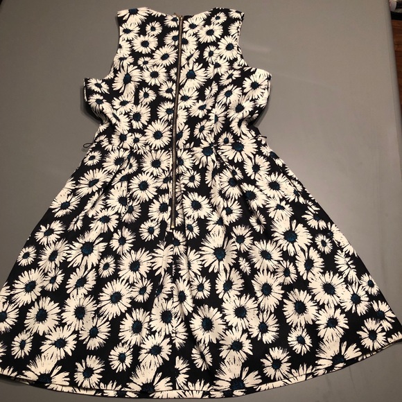 NWT forever 21 flower dress! - Picture 2 of 5